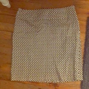 Black and white skirt size 8